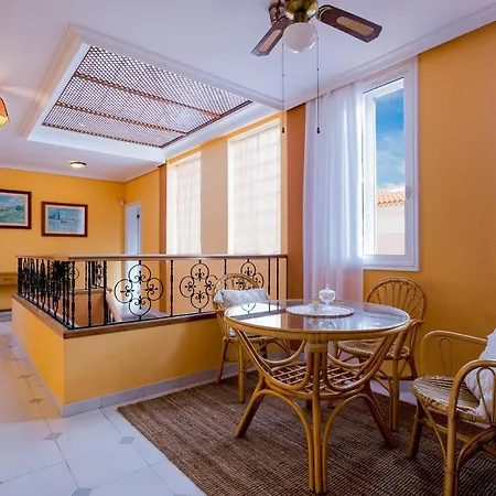 True Canarian 6 Bedrooms With Hot Tub Villa *