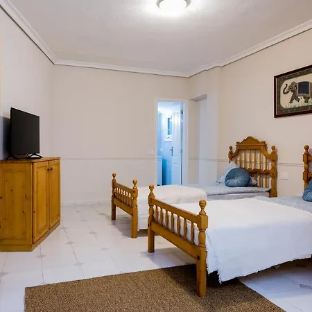 True Canarian 6 Bedrooms With Hot Tub Villa