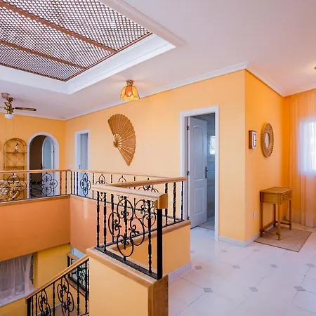 True Canarian 6 Bedrooms With Hot Tub Villa *