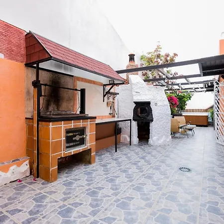 Villa True Canarian 6 Bedrooms With Hot Tub *