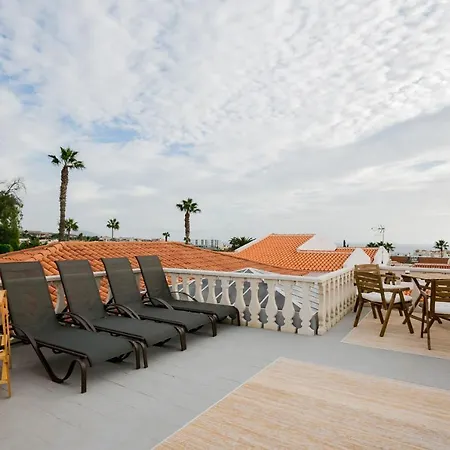 True Canarian 6 Bedrooms With Hot Tub Villa