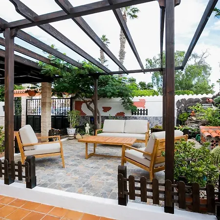 True Canarian 6 Bedrooms With Hot Tub Villa