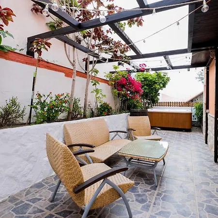 Villa True Canarian 6 Bedrooms With Hot Tub